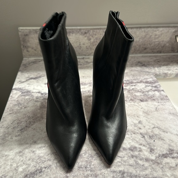 Steve Madden Vira Bootie Black Red and Blue Stripe Size 6.5 - Picture 2 of 6